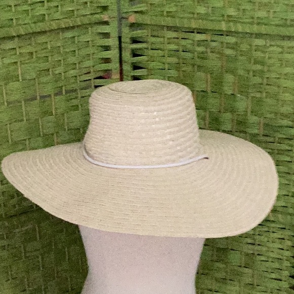🌻NWOT Too Much Fun Big Floppy Hat Closet Must Have 🌻 - Picture 10 of 10